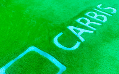 Флисовые пледы с вышивкой для CARBIS
